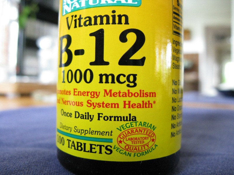 Препараты витамина б 12. Витамин в12 веган. Витамин b12 для детей. B12 витамин для веганов. Витамин natural Day.