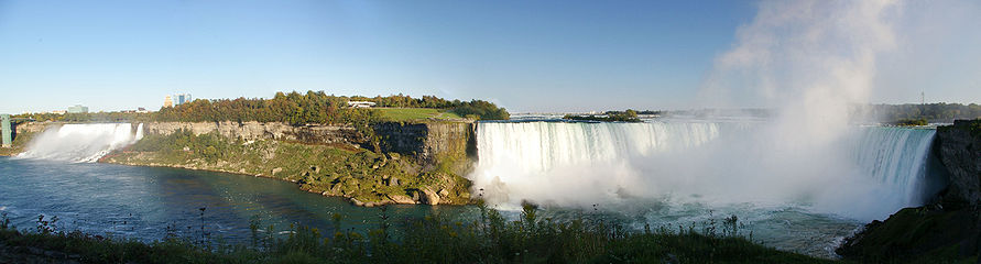 Ниагарские водопады, вид из Канады.