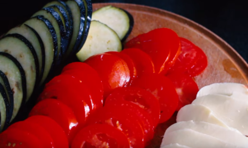 Нарезка – салат с запеченными баклажанами