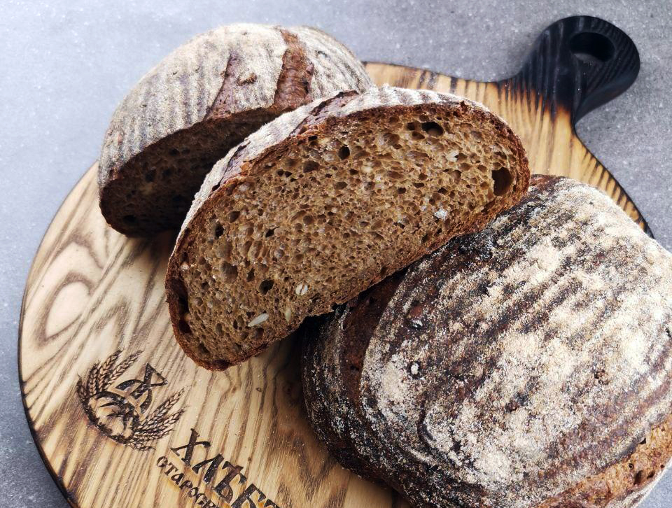 Домашний бездрожжевой хлеб в духовке на закваске. Бездрожжевой хлеб Суоми. Аквилано хлеб на закваске. За хлебом. Ржано-пшеничный хлеб.