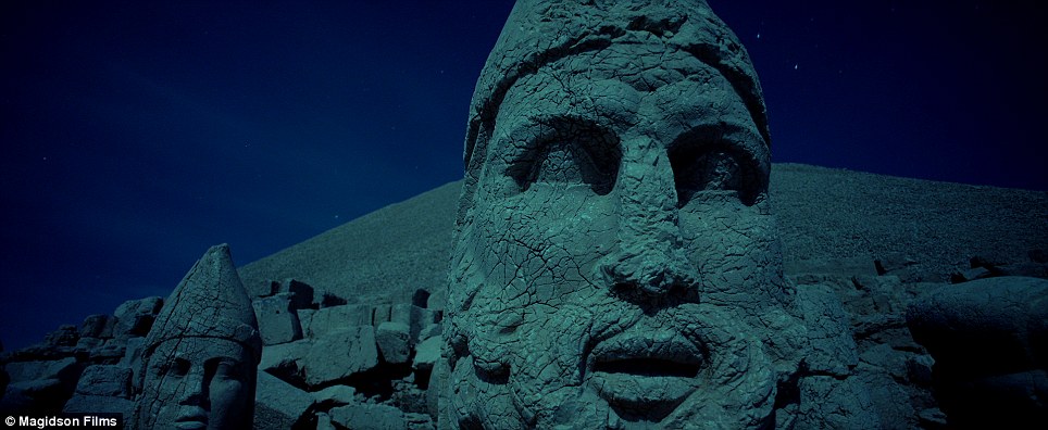 Starry night: A stunning time-lapse sequence shows night falling on Mt Nemrut in Turkey