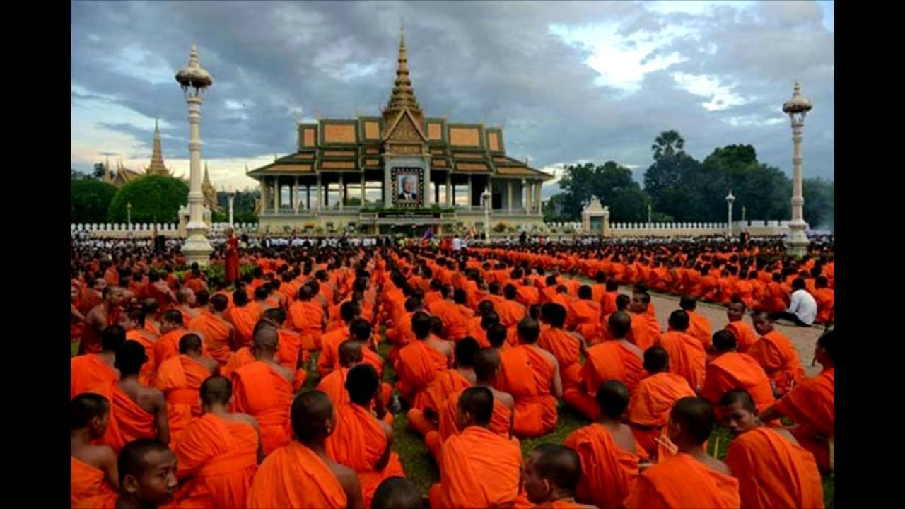 Большая часть исповедует буддизм. Камбоджа Тхеравада. Буддизм в Камбодже. Будда кхмеров.