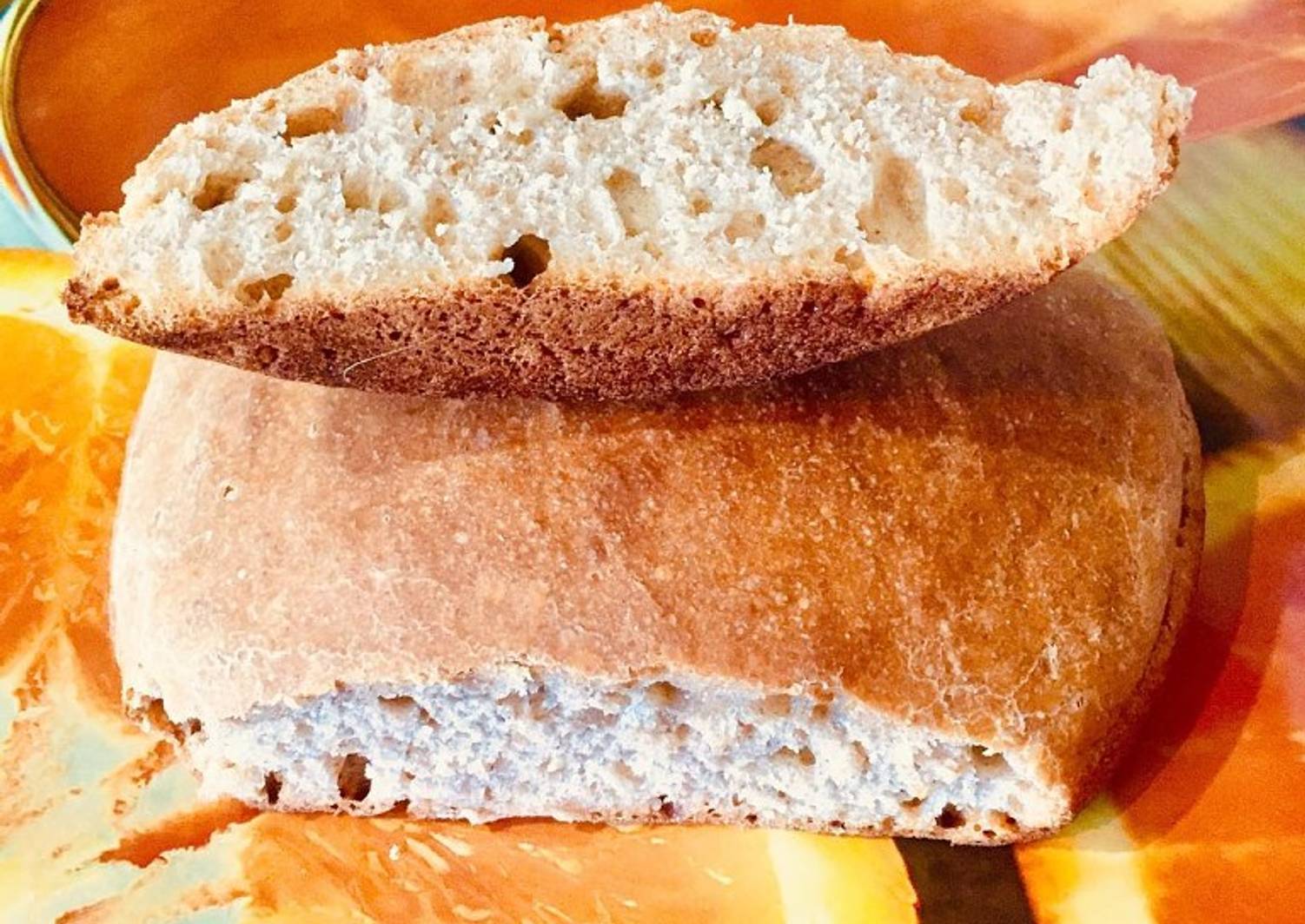 Хлеб в духовке быстро и просто. Домашний бездрожжевой хлеб. Бездрожжевой хлеб в духовке. Хлеб на кефире без дрожжей. Домашний бездрожжевой хлеб в духовке.