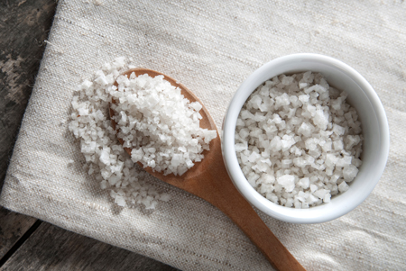 Полезнее, солонее, вкуснее… 4 мифа о морской соли