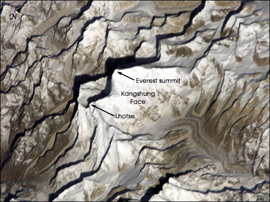 ISS004E8852 everest