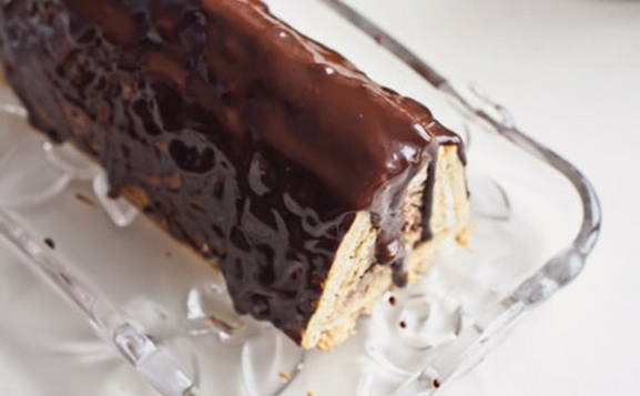 Торт «Шалаш» из печенья и творога без выпечки