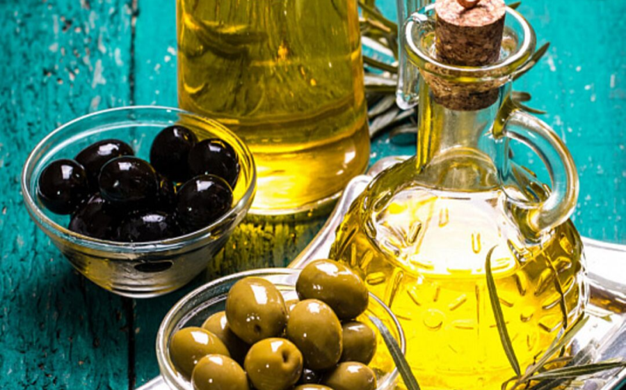Польза и вред оливкового масла для организма. Оливковое масло Азербайджан. Как выбрать оливковое масло правильно. Лучшее греческое оливковое масло монахов. Масло оливковое если замерзло.