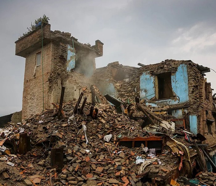 Разрушения после сильного землетрясения