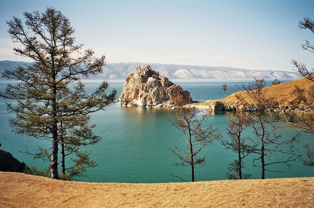 Центр Байкальского заповедника - Байкал, самое глубокое озеро мира.