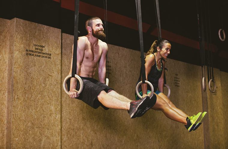 Couple doing CrossFit